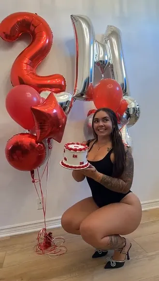 Abby Berner Black Bodysuit Squat Pose OnlyFans Video Leaked