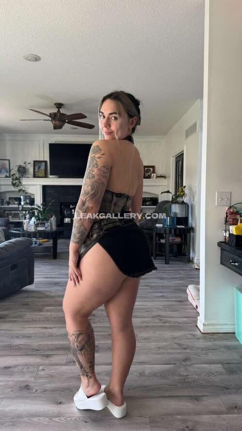 Abby Berner Tattooed Ass In Shorts OnlyFans Photo Leaked