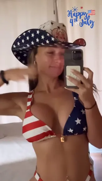 Abbylynnxxx Patriotic Bikini Selfie OnlyFans Video Leaked