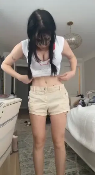 Ador6ble Crop Top Belly Tease OnlyFans Video Leaked