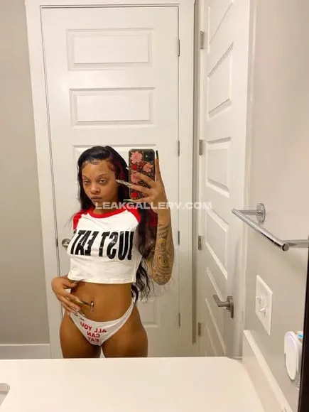 Aintchukash Crop Top and Thong Pose OnlyFans Photo Leaked