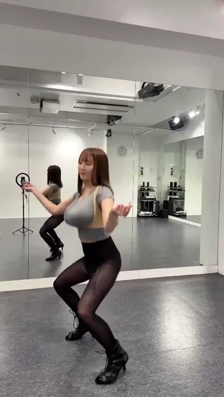 やのあいり エロ Sheer Stockings Dance Tease OnlyFans Video Leaked