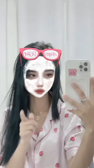 Akari Cos Face Mask Selfie OnlyFans Video Leaked
