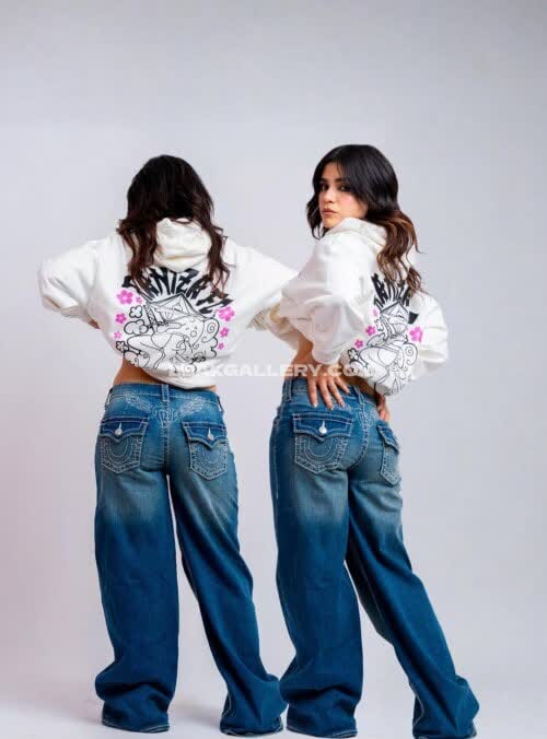 Alanafloresfhttps Denim Jeans Ass Pose OnlyFans Photo Leaked
