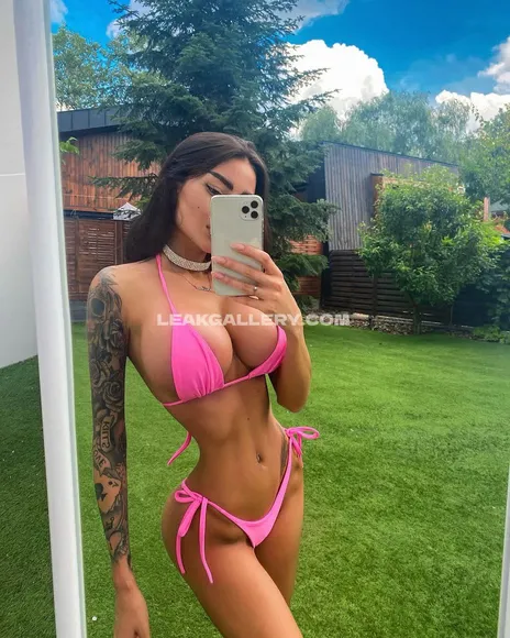 alena_omovych