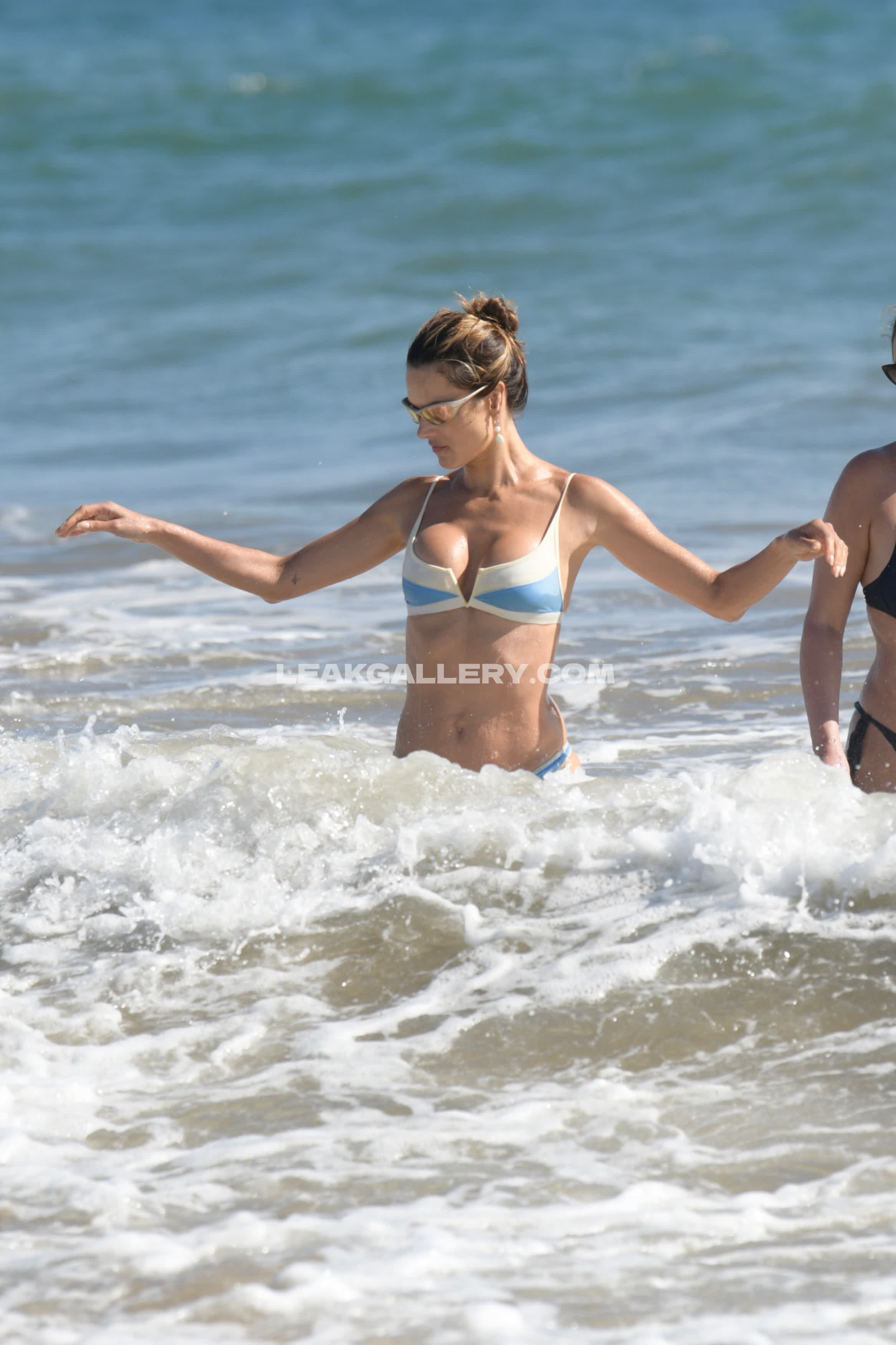 Alessandraambrosio Exclusive Leaked Nude OnlyFans #13521585
