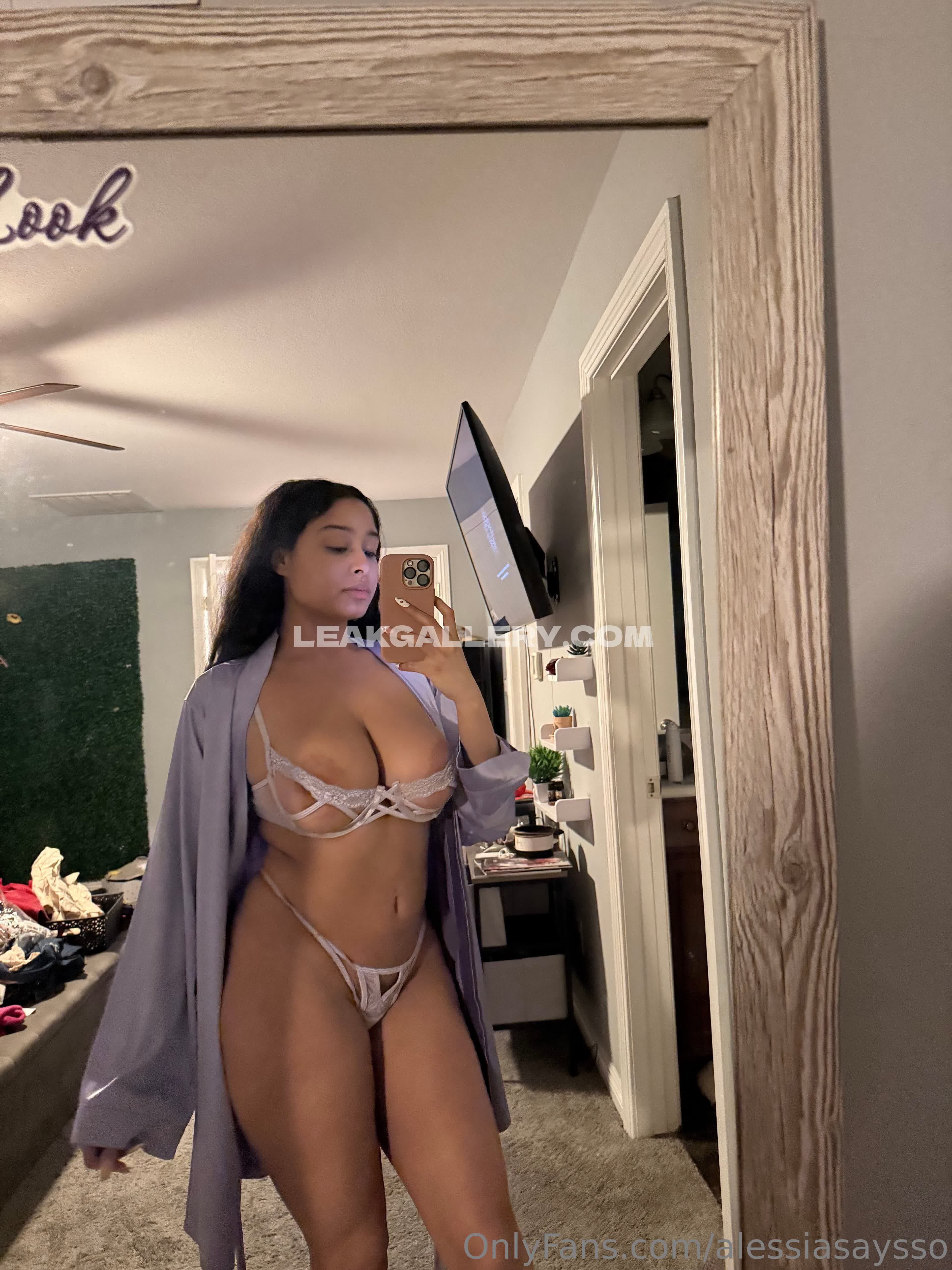 Alessiasaysso Exclusive Leaked Nude OnlyFans #13384455