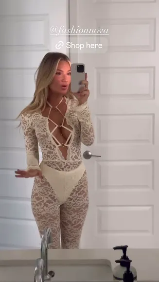 Alexacollins Lace Bodysuit Tease OnlyFans Video Leaked