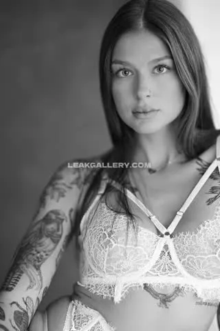Alexbergvip Lace Bra Tease OnlyFans Photo Leaked