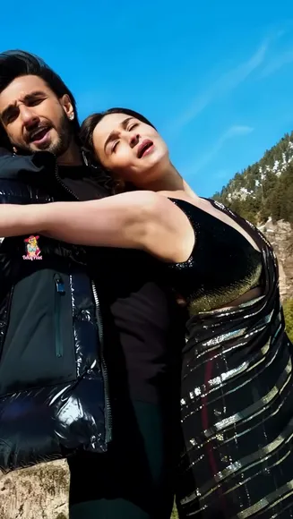 Aliaa08 Shiny Black Bodysuit Pose OnlyFans Video Leaked
