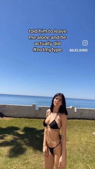 Alice.durso Black Bikini Beach Pose OnlyFans Video Leaked