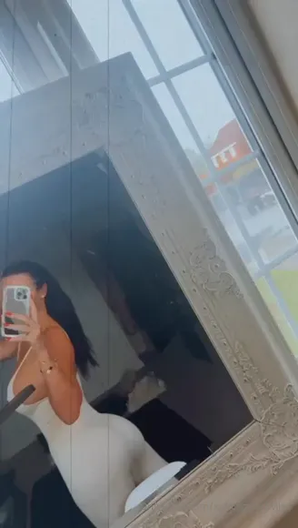 Alice White Bodysuit Mirror Pose OnlyFans Video Leaked