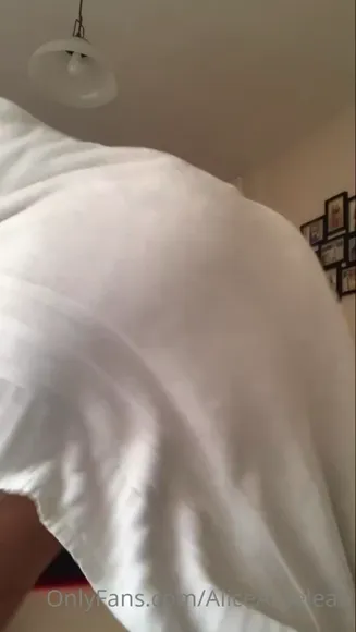Aliceardelean Towel Drop Tease OnlyFans Video Leaked