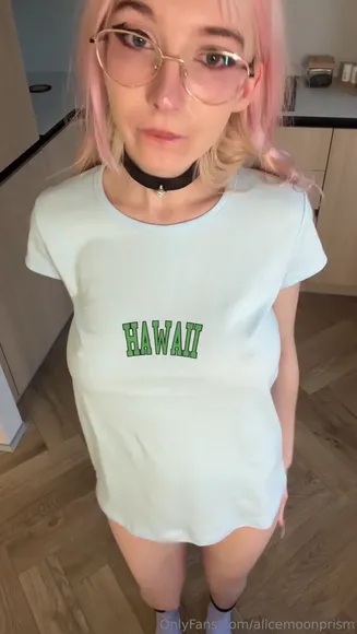 Alicemoonvip Thong Under T-Shirt Tease OnlyFans Video Leaked