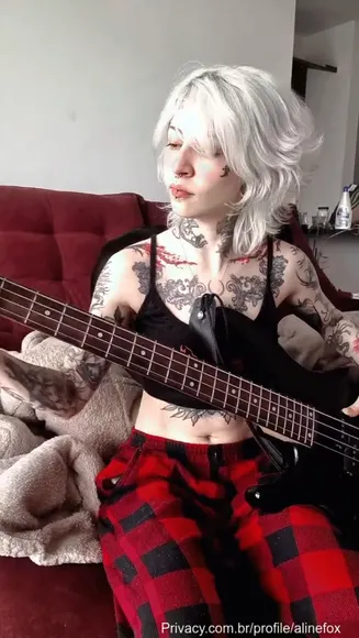 Alinefox Tattooed Torso Guitar Play OnlyFans Video Leaked