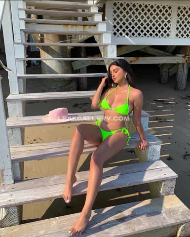 Alishbasheikh Neon Bikini Beach Pose OnlyFans Photo Leaked