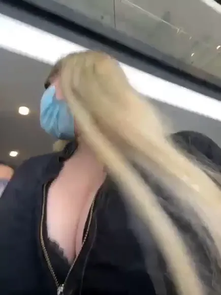 Alisoncraft Deep Zipper Cleavage Tease OnlyFans Video Leaked