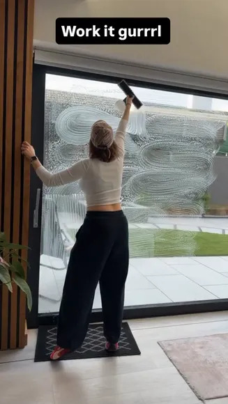 Alliesherlock Crop Top Ass Twerk OnlyFans Video Leaked