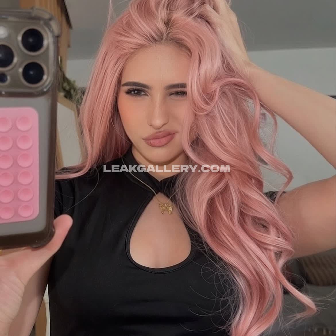 Aloonea Black Top Cleavage Tease OnlyFans Photo Leaked