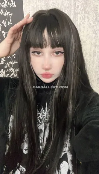Alskohope Black Hair Selfie Pose OnlyFans Photo Leaked
