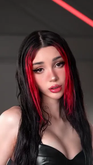Alyri Black Leather Bustier Tease OnlyFans Video Leaked