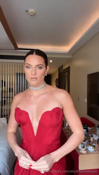 Alyshanewman Red Gown Cleavage Tease OnlyFans Video Leaked