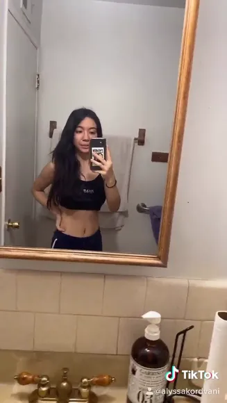 Alyssa Full Nude Floor Pose OnlyFans Video Leaked
