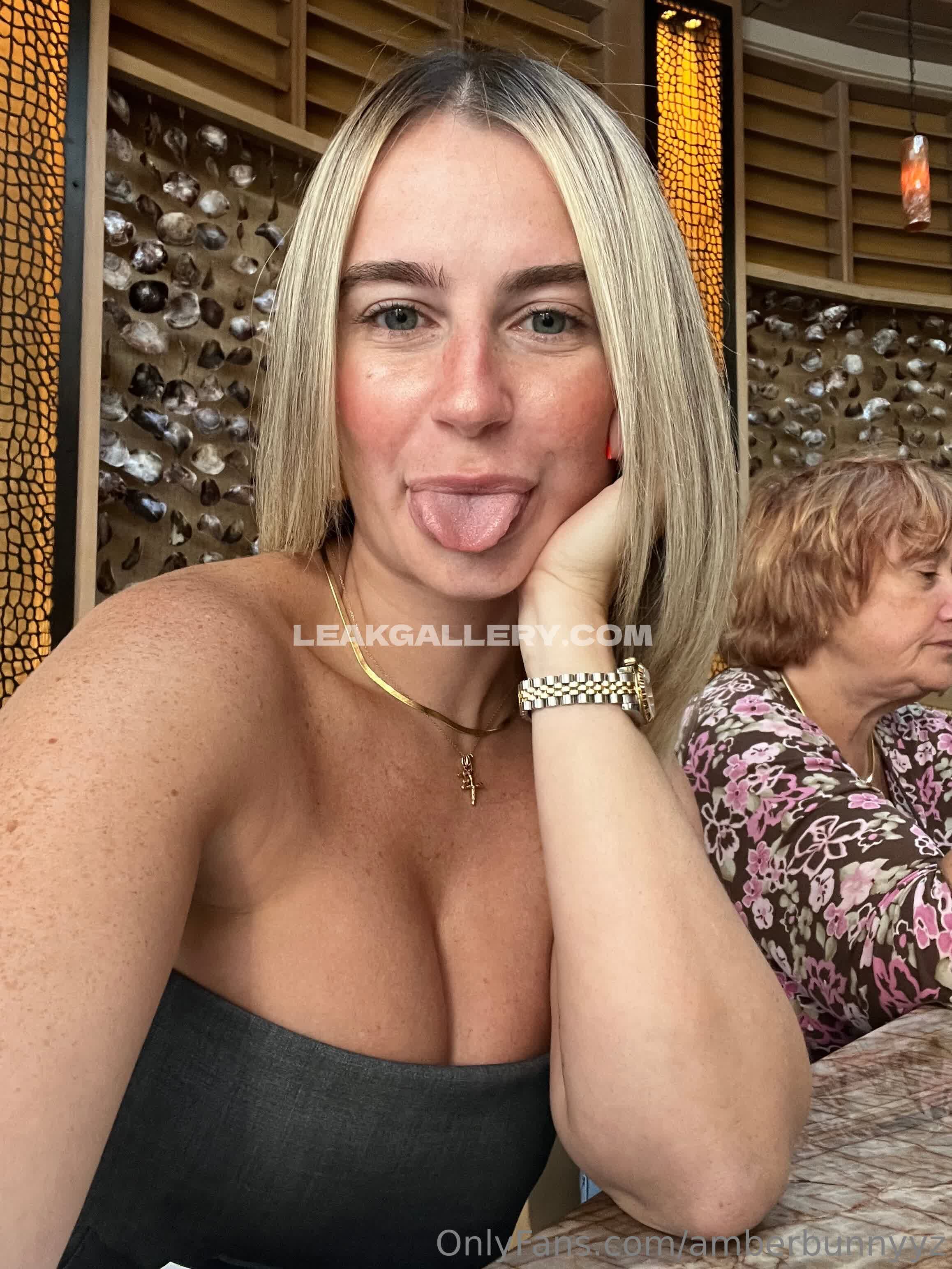 Amberbunnyyz Exclusive Leaked Nude OnlyFans #13397558
