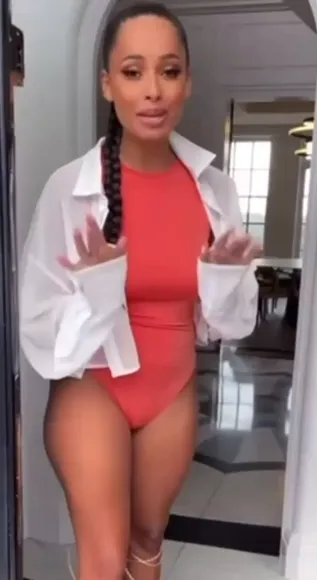 Amberrosegill Red Bodysuit Ass Tease OnlyFans Video Leaked