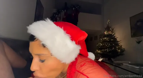 Amberthickk Santa Hat Blowjob OnlyFans Video Leaked