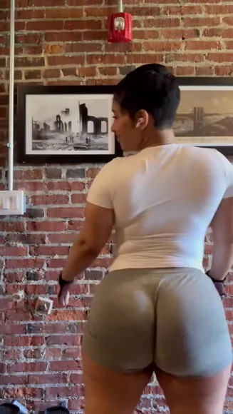 Amberthickk Tight Shorts Ass Flex OnlyFans Video Leaked