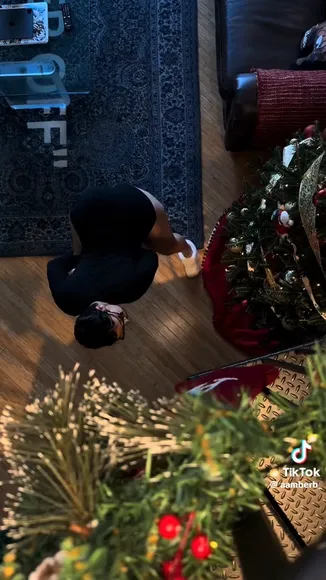 Amberthickk Santa Hat Dance OnlyFans Video Leaked