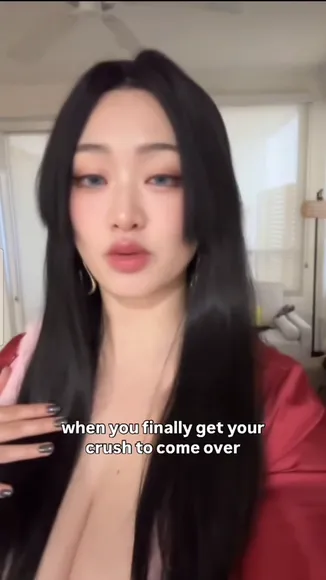 Ammeerrss Deep V Neck Tease OnlyFans Video Leaked