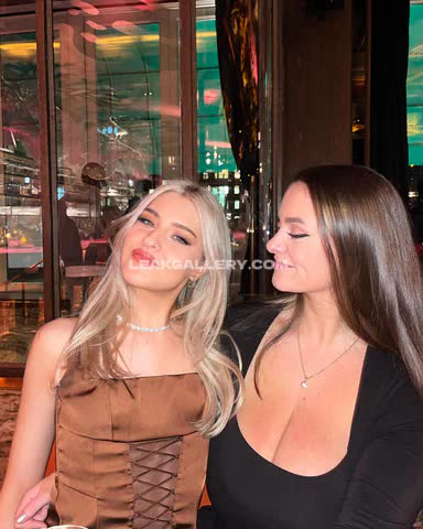 Amy_qg Black Top Cleavage Display OnlyFans Photo Leaked