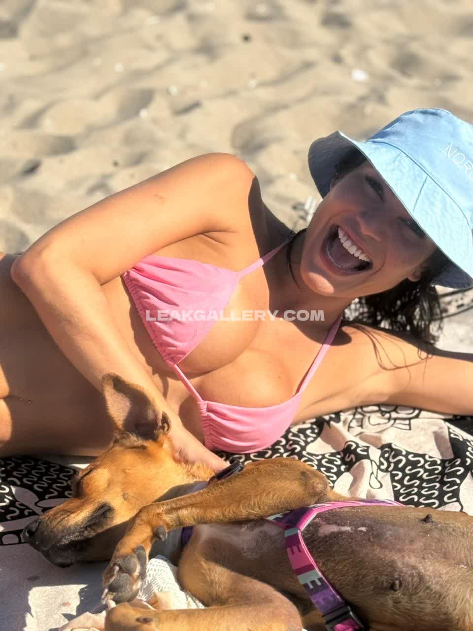 Anacarolinadiasoficial Exclusive Leaked Nude OnlyFans #12513528
