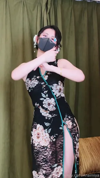 Anaimiya High Slit Floral Dress OnlyFans Video Leaked