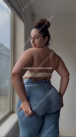 Anakakfit Jeans Ass Pose OnlyFans Photo Leaked