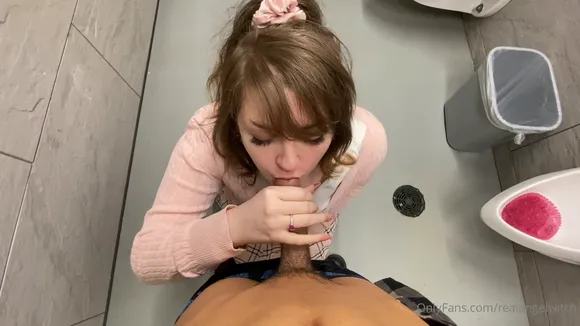 Angel Bare Ass During Blowjob OnlyFans Video Leaked