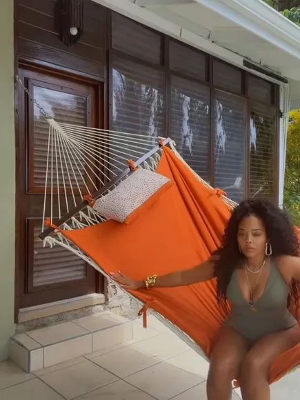 angelasimmons