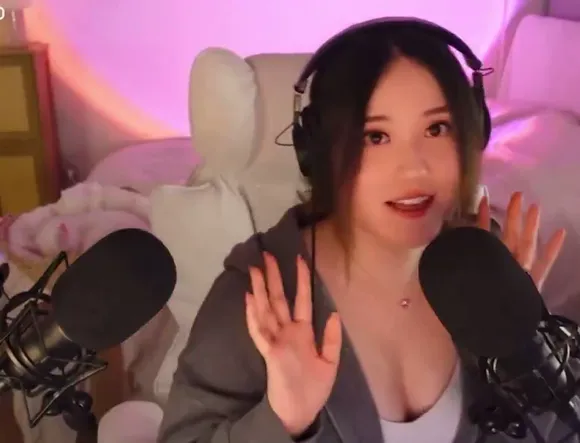 Angelsmimi Deep V-Neck Hoodie Tease OnlyFans Video Leaked