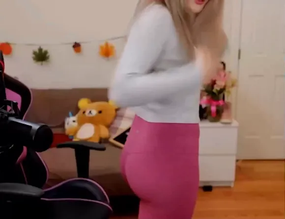 Angelsmimi Tight Pink Skirt Shake OnlyFans Video Leaked