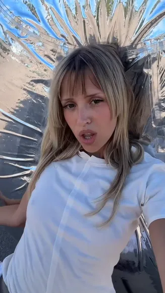 Angle_van_laeken White Top Selfie Pose OnlyFans Video Leaked
