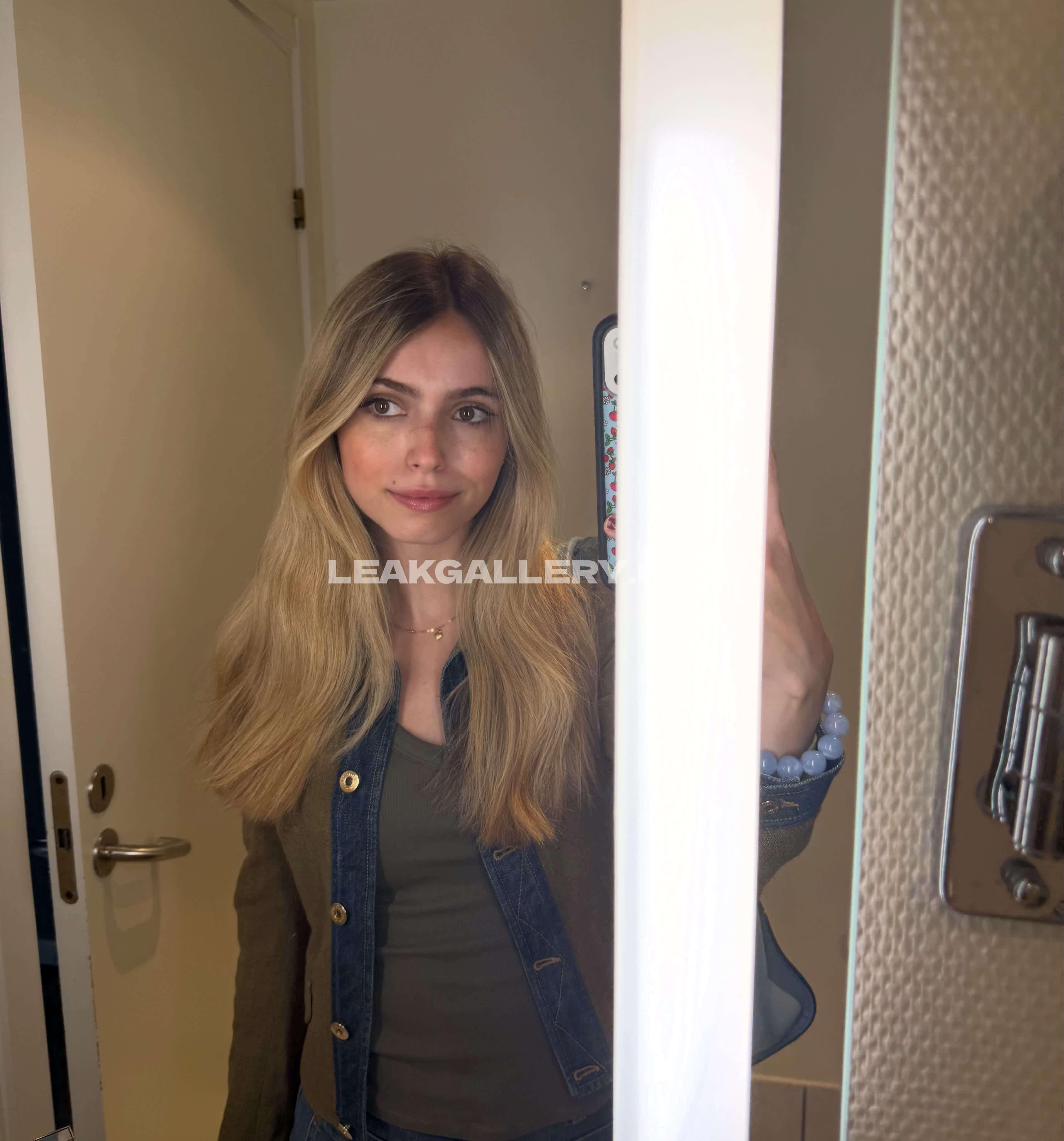 Annacramling Exclusive Leaked Nude OnlyFans #13387504