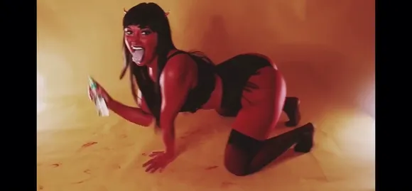 Annafaith Kneeling Devil Thong Pose OnlyFans Video Leaked
