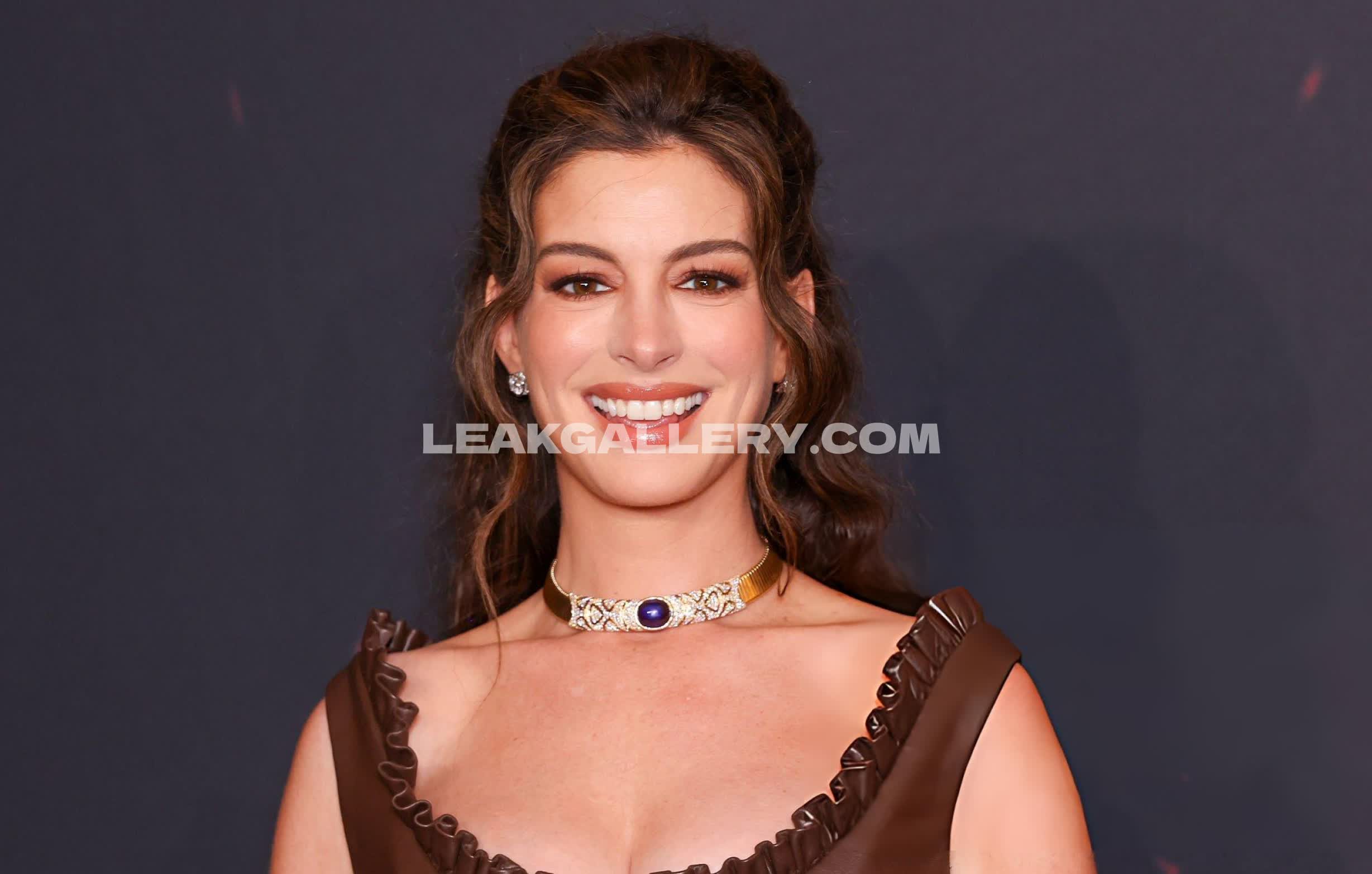 Annehathaway Exclusive Leaked Nude OnlyFans #13044162
