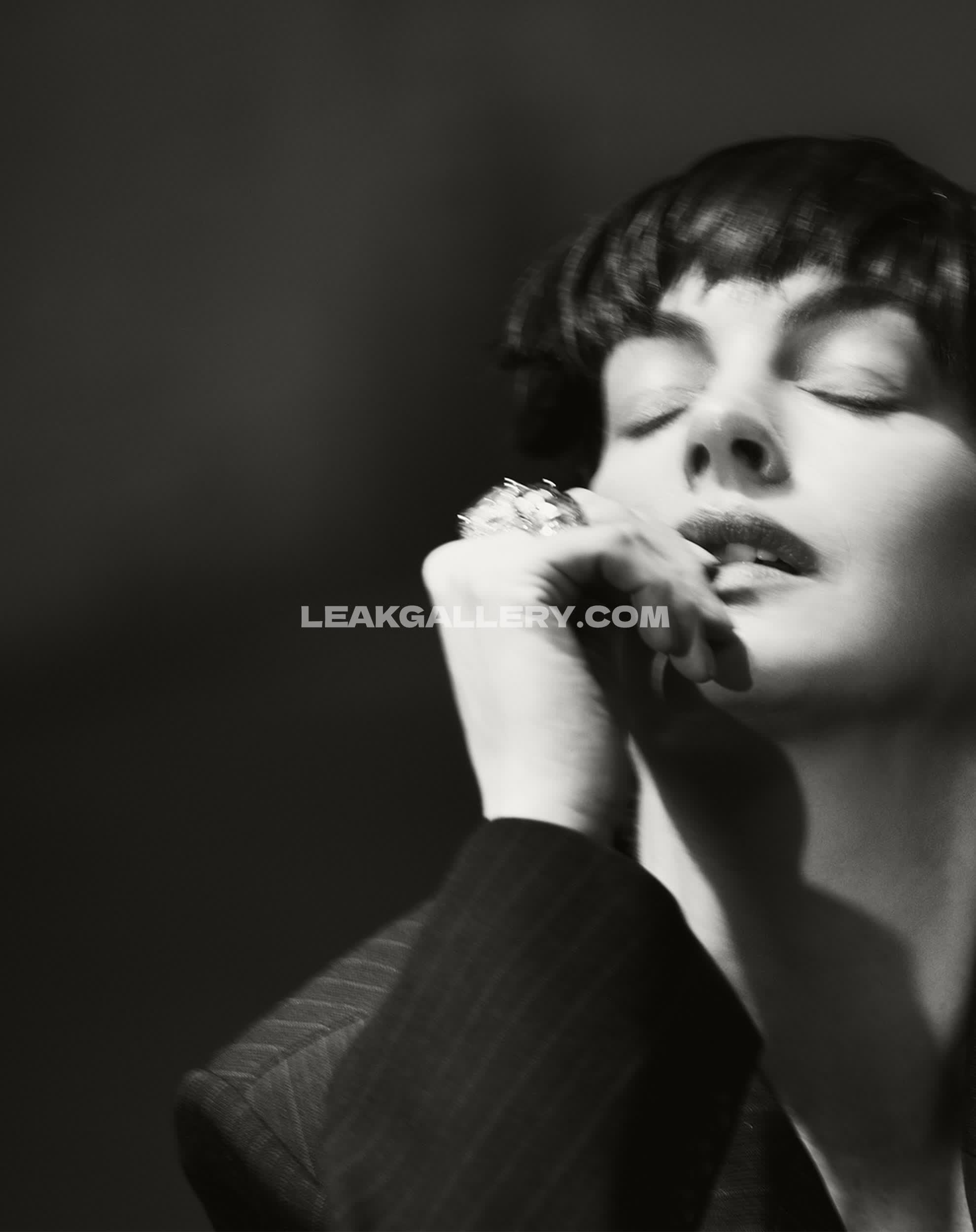 Annehathaway Exclusive Leaked Nude OnlyFans #13589670