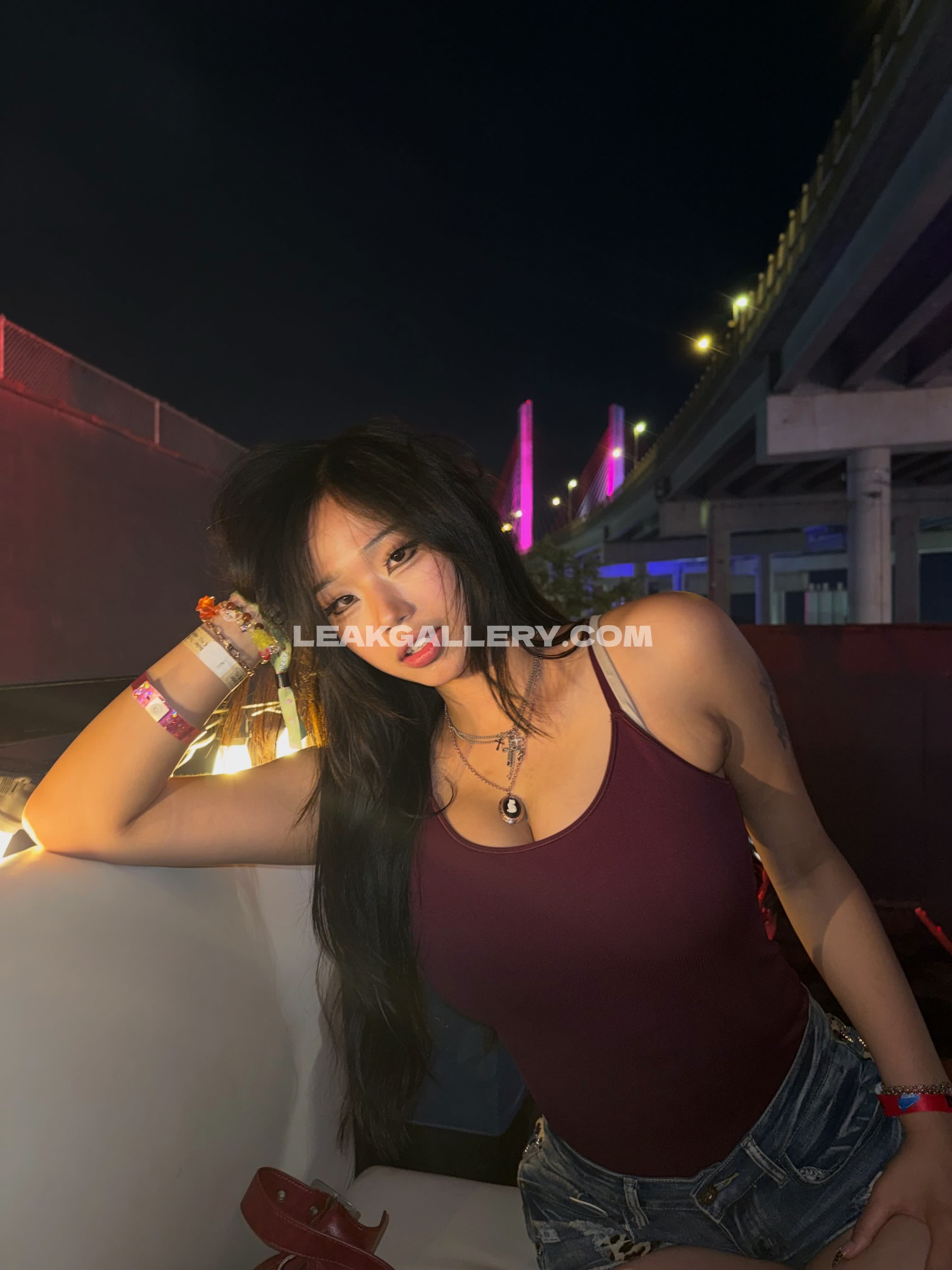 Anniezheng.x / cellow111 Exclusive Leaked Nude OnlyFans #12627865