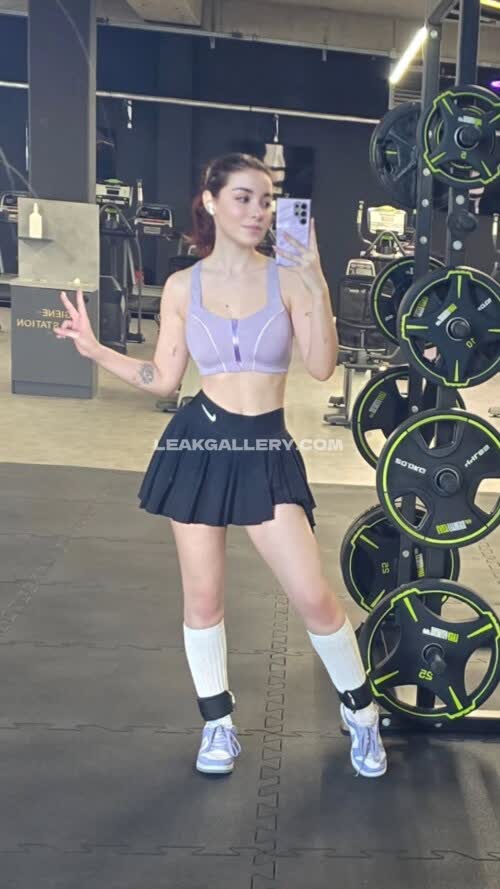Annitheduck Gym Skirt Tease OnlyFans Photo Leaked
