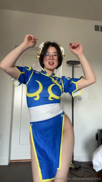 Annixpress Thigh High Slit Tease OnlyFans Video Leaked