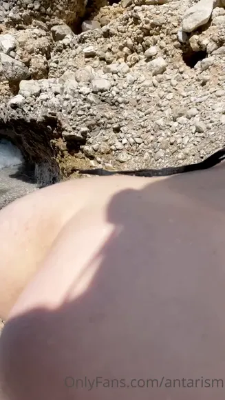Antarism Naked Pussy On Rocks OnlyFans Video Leaked